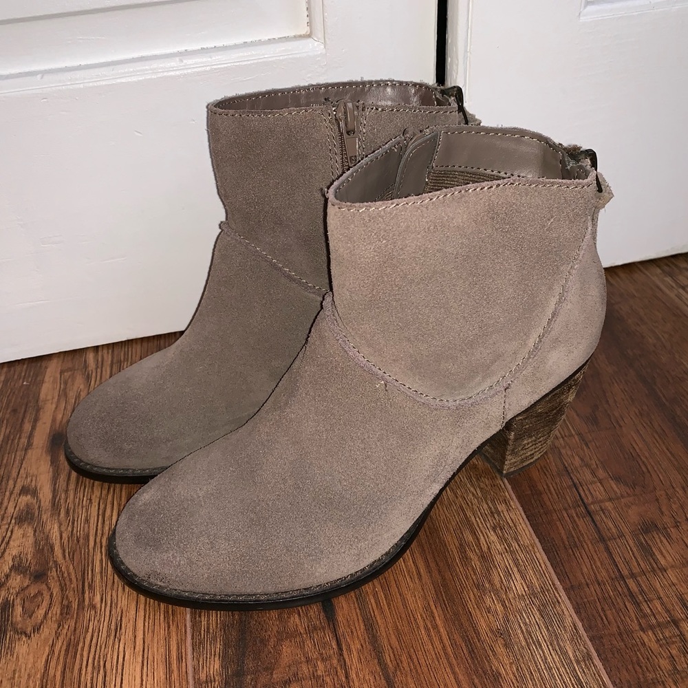 Steve Madden Tan Suede Booties